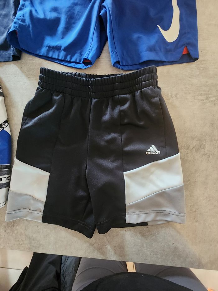2 shorts garcon 6 ans en très bon état - photo numéro 4