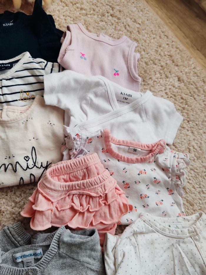 Vêtements 1 mois - photo numéro 4