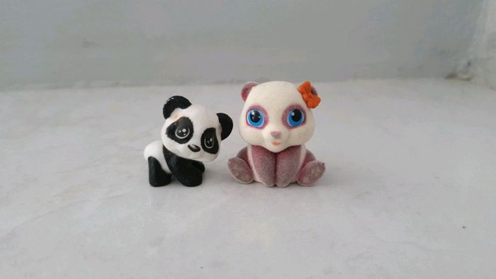 Lot de 2 figurines panda v12