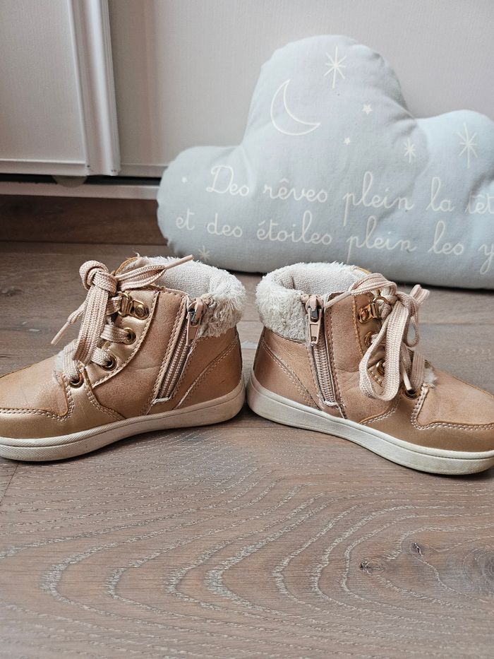 Chaussures montantes T.23 - photo numéro 5