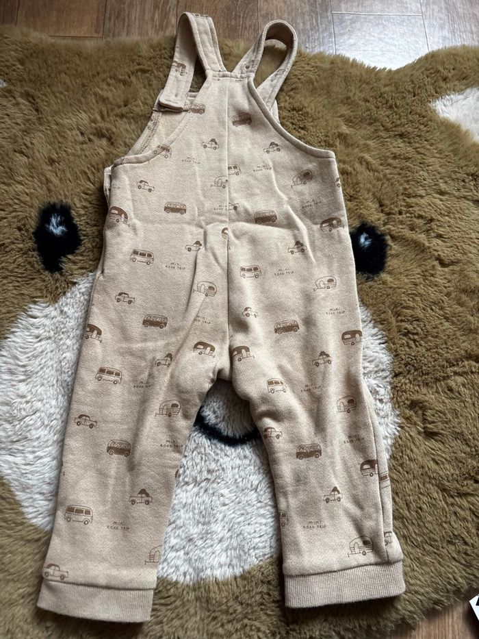 Salopette beige voiture/combi KIABI t.12m - photo numéro 5