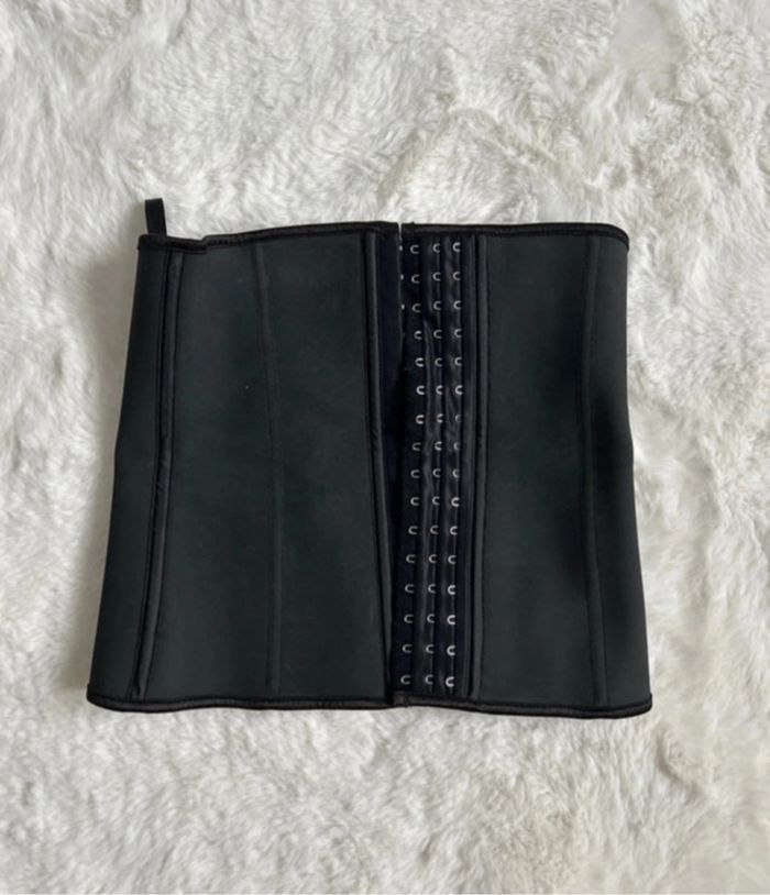 Gaine latex xs 3 niveaux de serrage
