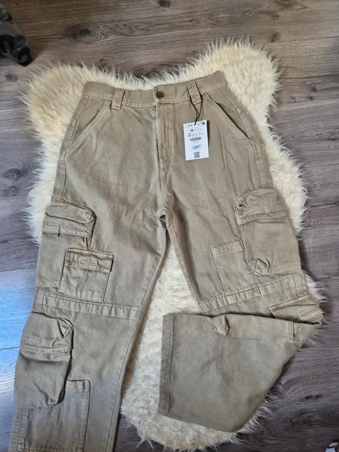 Pantalon baggy multifonction T. 36 Bershka