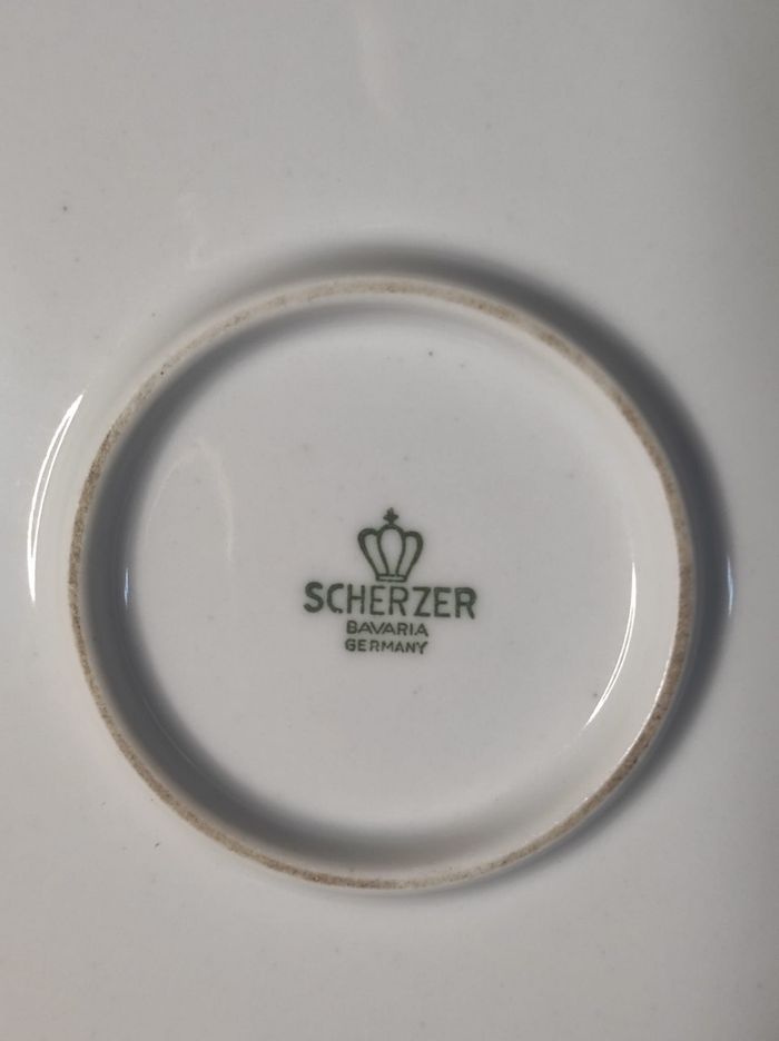 Plat en porcelaine - photo numéro 5