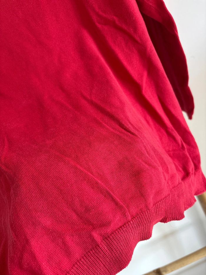 Pull léger rouge col V - photo numéro 6