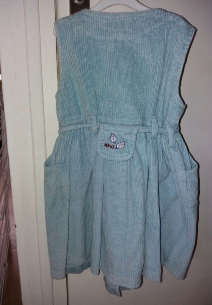 Robe en velours côtelé / Taille 3 ans - photo numéro 2