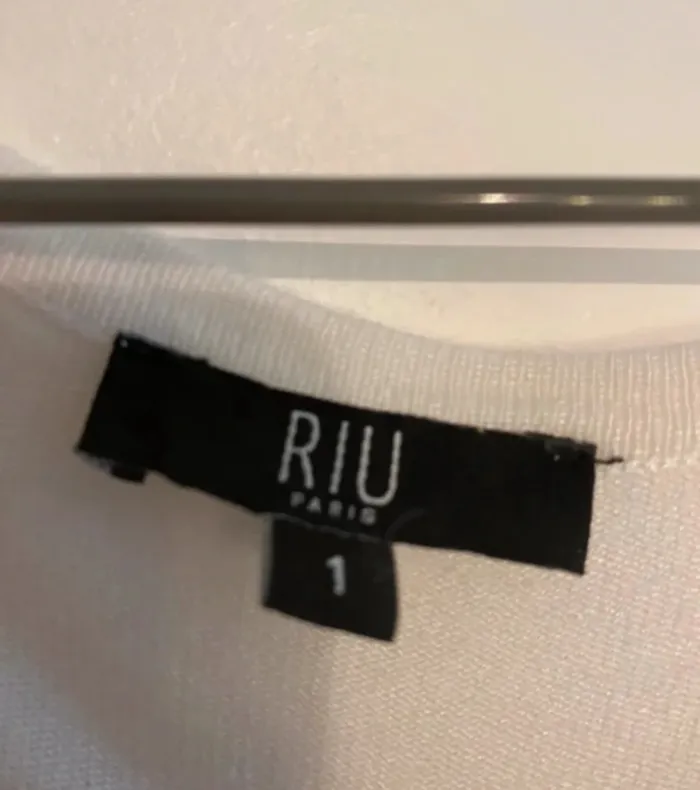 Pull blanc brodé fleuri – RIU Paris – Taille 1 - photo numéro 6