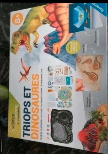 Triops et dinosaure 
