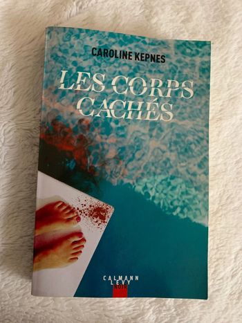 Livre les corps cachés Caroline kepnes