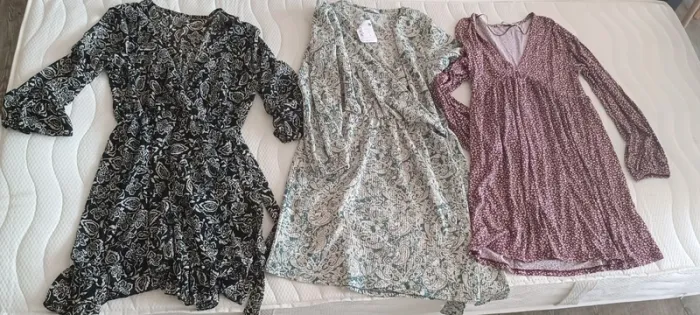 Pas de vintedgo svp lot de 3 robes
