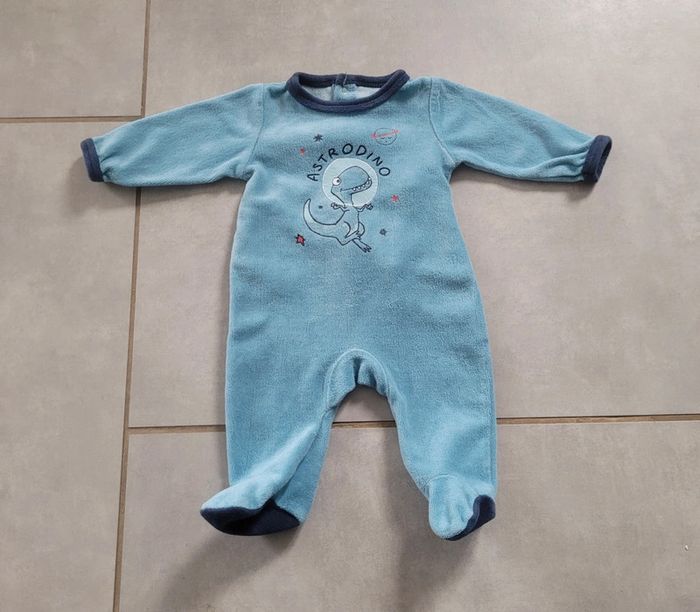 Lot pyjamas 1 mois - photo numéro 3