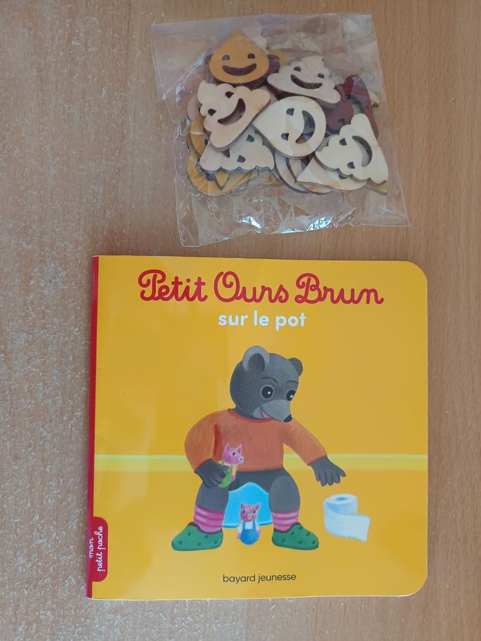 Patit Ours Brun sur le pot