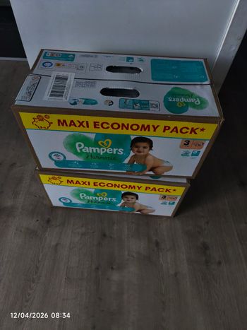 2 Pampers couches Taille 3