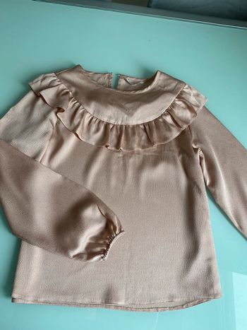 Chemise poudré à volant très chic