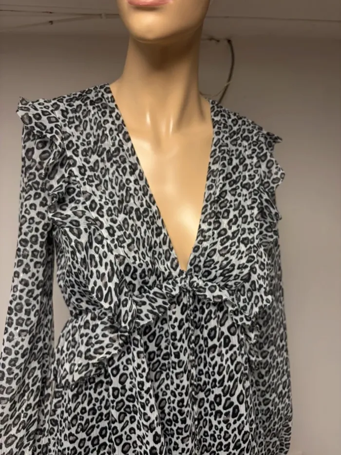 Robe neuve The Kooples – Taille 2 – Imprimé léopard chic - photo numéro 4