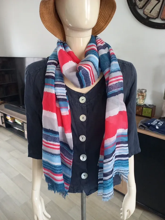 Foulard femme rouge et bleu - photo numéro 2
