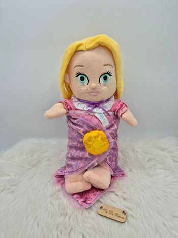 Peluche Doudou Pincesse Bébé Raiponce Disney Babies couverture rose violet