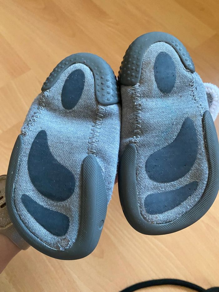 Chaussons de gym gris Taille 23 - photo numéro 2