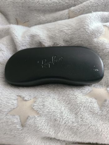 Etui à lunettes ou boitier RAY-BAN
