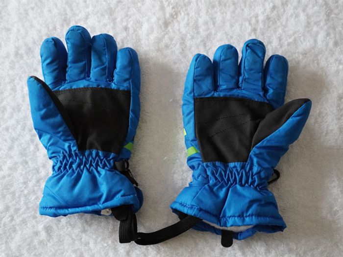 Gants de ski bleus fantaisies MC Kinley pour enfants Taille : 3 (4/5 ans) - photo numéro 3