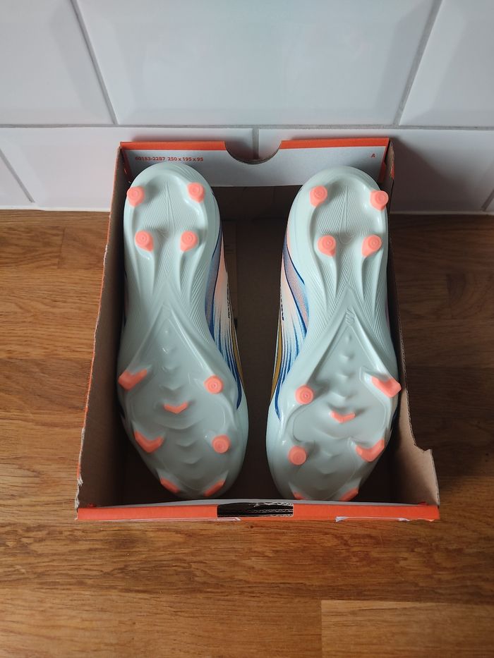 Crampons Nike T 36 - photo numéro 7