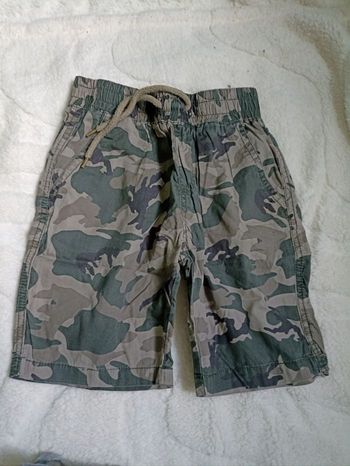 Bermuda aux couleurs militaires