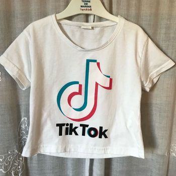 T-shirt crop top 8 ans Tik Tok neuf
