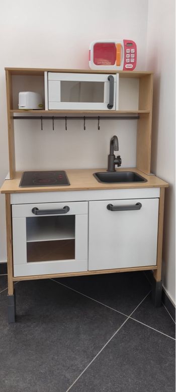 Cuisine en bois pour enfant