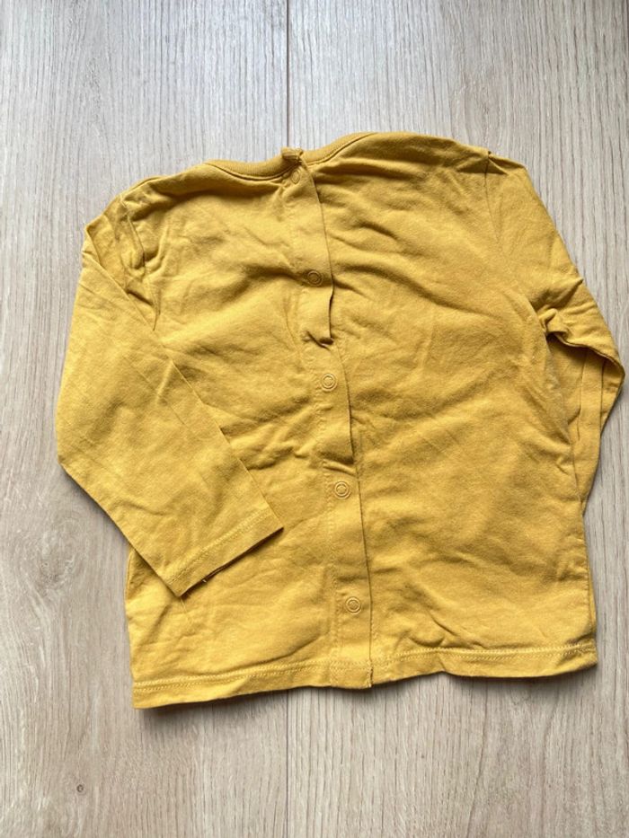 Tenue T shirt jaune renard et legging blanc Kiabi 12 mois - photo numéro 4