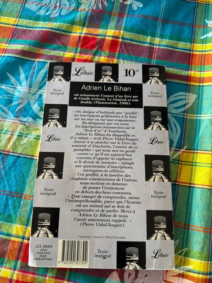 Livre Auschwitz Graffiti - Adrien Le Bihan - photo numéro 2