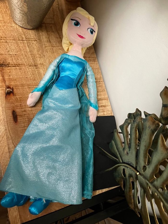 Doudou Elsa Disney store - photo numéro 2