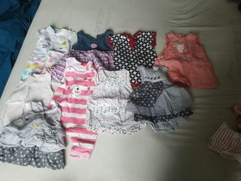 Lot de robes et combinaisons fille 3 mois