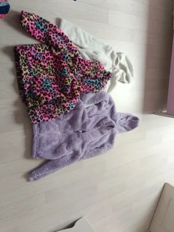 Lot de 4 vestes polaires