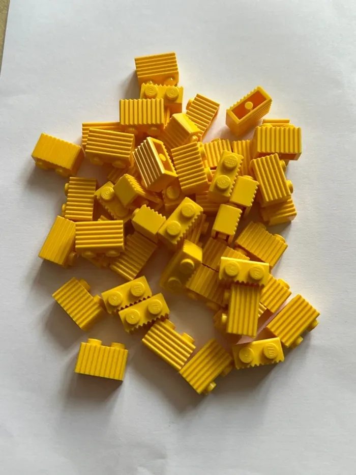 50 Brick Lego, Modified 1 x 2 with Grille / Fluted Profile ref 2877 Yellow