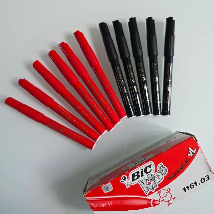 11 Feutres rouge+noir