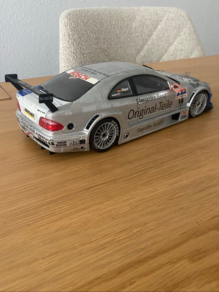 Mercedes Benz CLK DTM 1/18 année 2000 - photo numéro 3