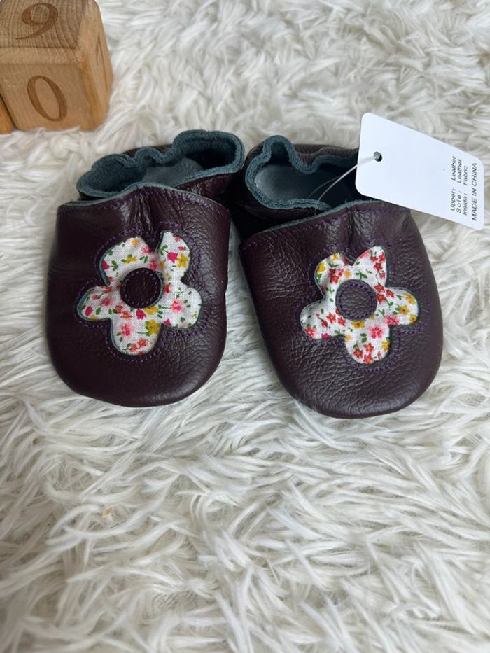 Paire de chaussons en cuir violet taille 19-20 Yihakids - photo numéro 2