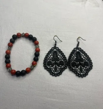 🔹 Bracelet perles volcaniques & BO dentelle noire 🔹