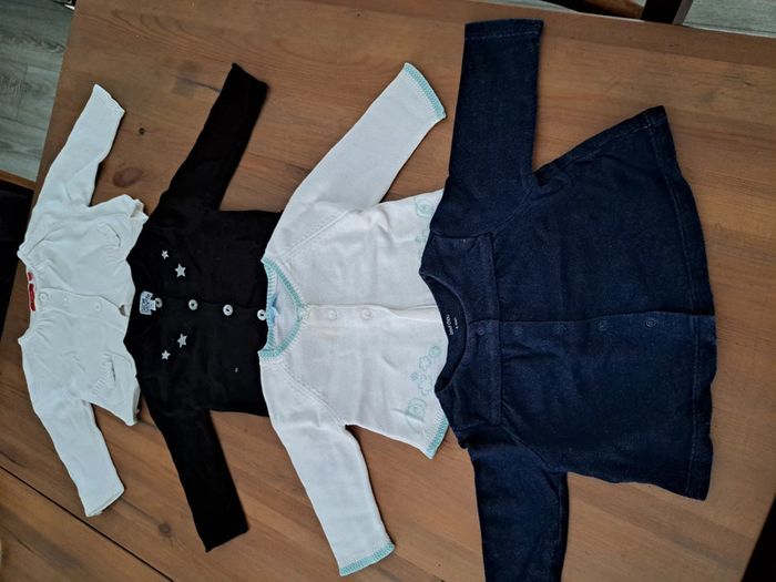Gilets fille 6 mois