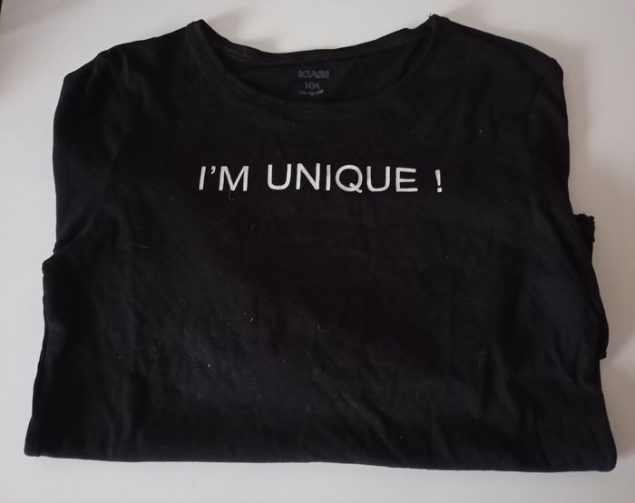 Tee-shirt noir ,10 ans ,manches longues,coton ,écriture blanche. Kiabi . État neuf. - photo numéro 3