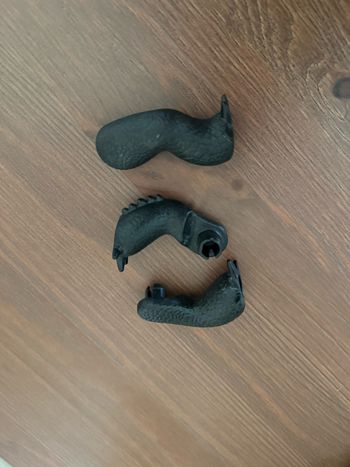 Pieds ou jambe pour  dragon  Playmobil