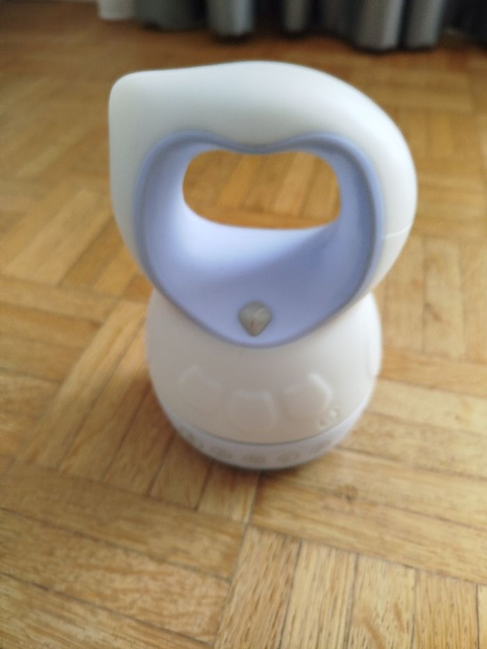 Lampe veilleuse berceuse se charge par câble - photo numéro 2