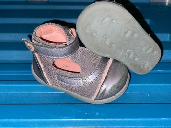 Chaussure premier pas bébé fille