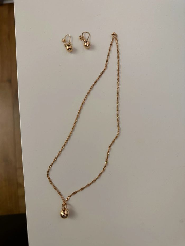 Ensemble collier et boucles d’oreilles - photo numéro 2