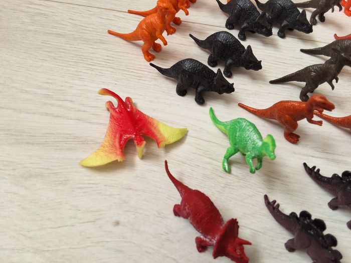 Gros lot de 34 mini dinosaures divers t rex pterodactyle Diplodocus... - photo numéro 6