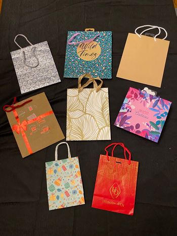 Lot de 8 pochettes cadeaux (sacs)