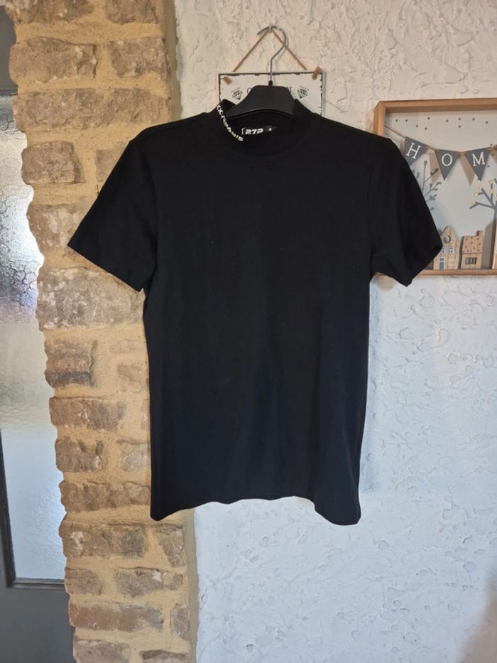 Joli Tee-shirt uni noir manches courtes XXVII Paris taille M