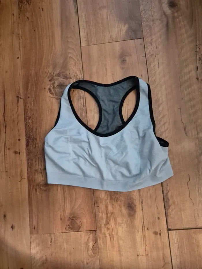 Brassière taille XL comme neuve