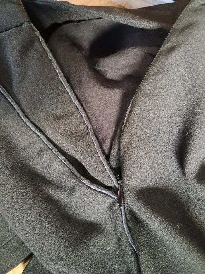 Beau pantalon noir NafNaf, poches italiennes, finitions satinées, fermeture côté T40/L - photo numéro 6