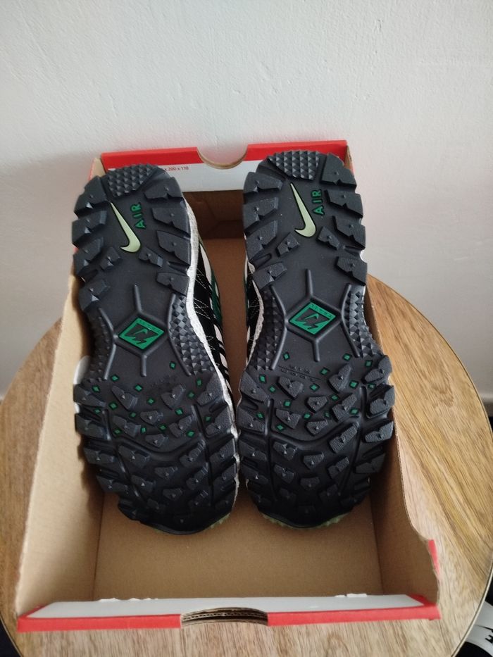 Baskets randonnée Nike T 38 - photo numéro 6